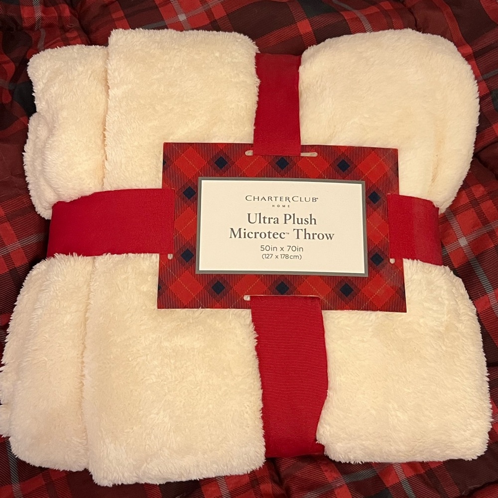 New Ultra Plush Microtec Throw